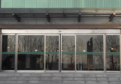 有框感應(yīng)自動門