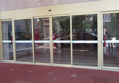 電動感應(yīng)門